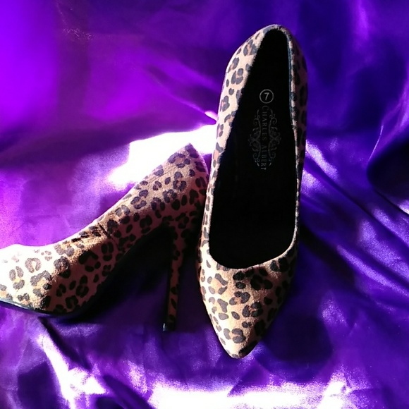 Heels - Picture 2 of 4